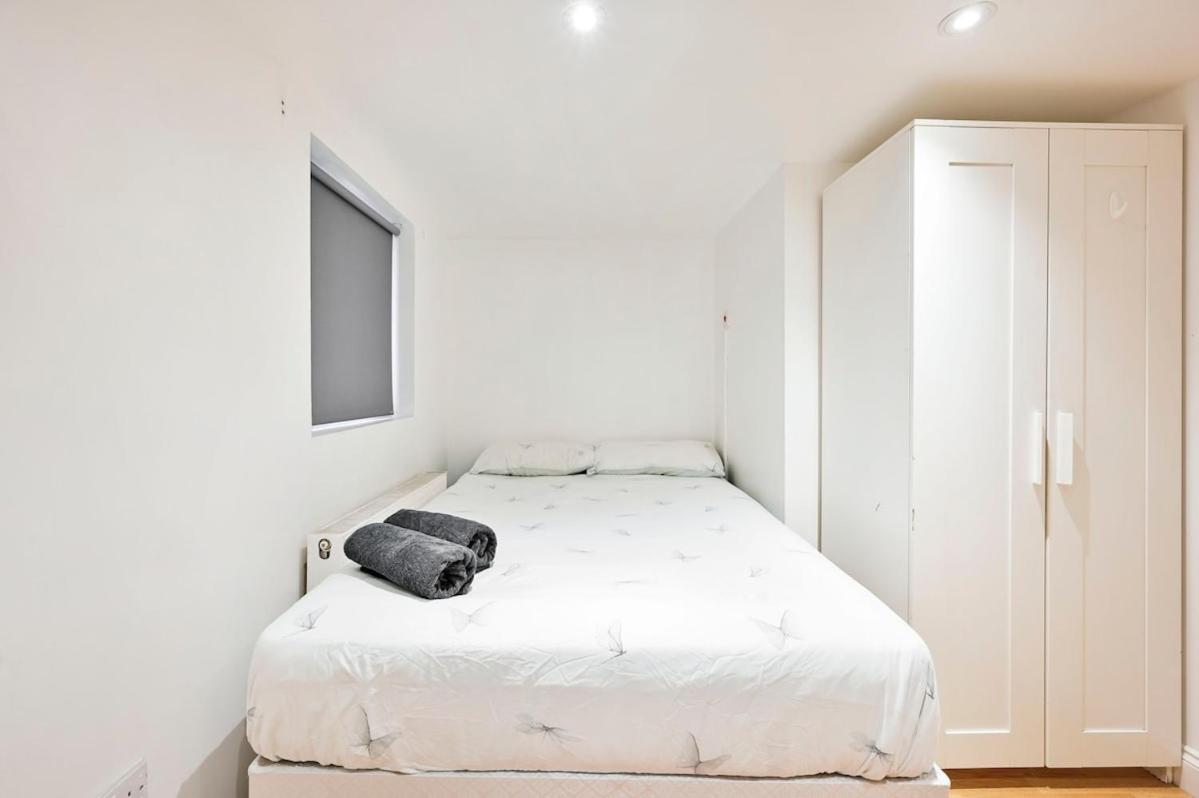 1-bedroom Flat Near Tube * London